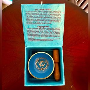 Set of 7 chakra singing bowls